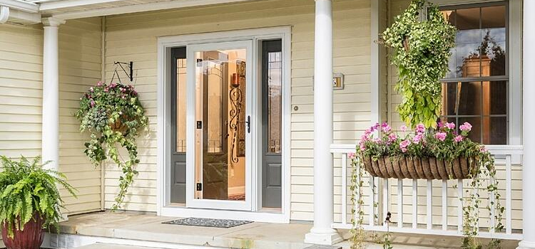 screen door installation in Alta Sierra